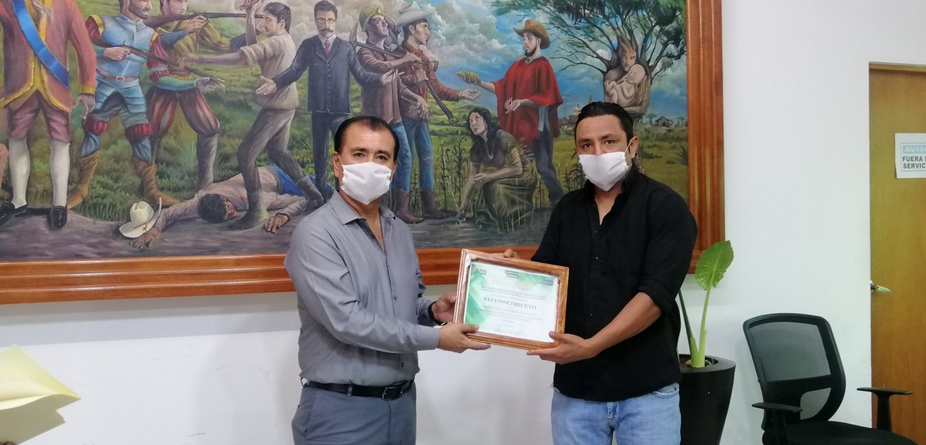 Se entregan reconocimientos por Premio Municipal de Educación 2020