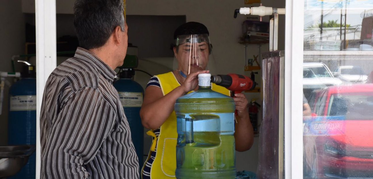 Bajo estrictas medidas sanitarias, red municipal de purificadoras ofrece servicios con normalidad