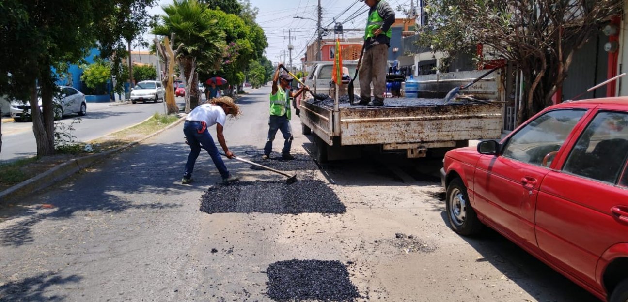 Se mantiene activo programa de bacheo