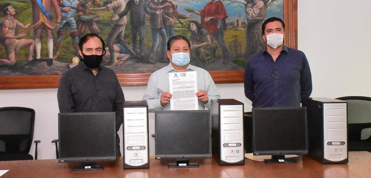 Sistema Municipal de Bibliotecas recibe donación de equipos de cómputo