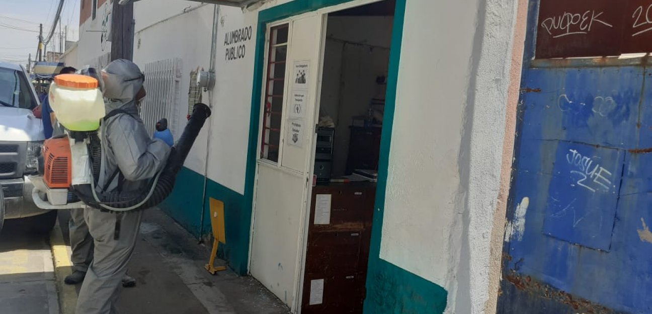 Intensifican labores de desinfección de espacios públicos en Soledad