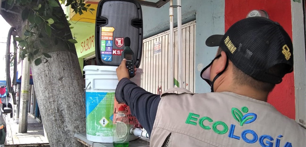 Verifica Ecología contaminación auditiva generada por comercios locales