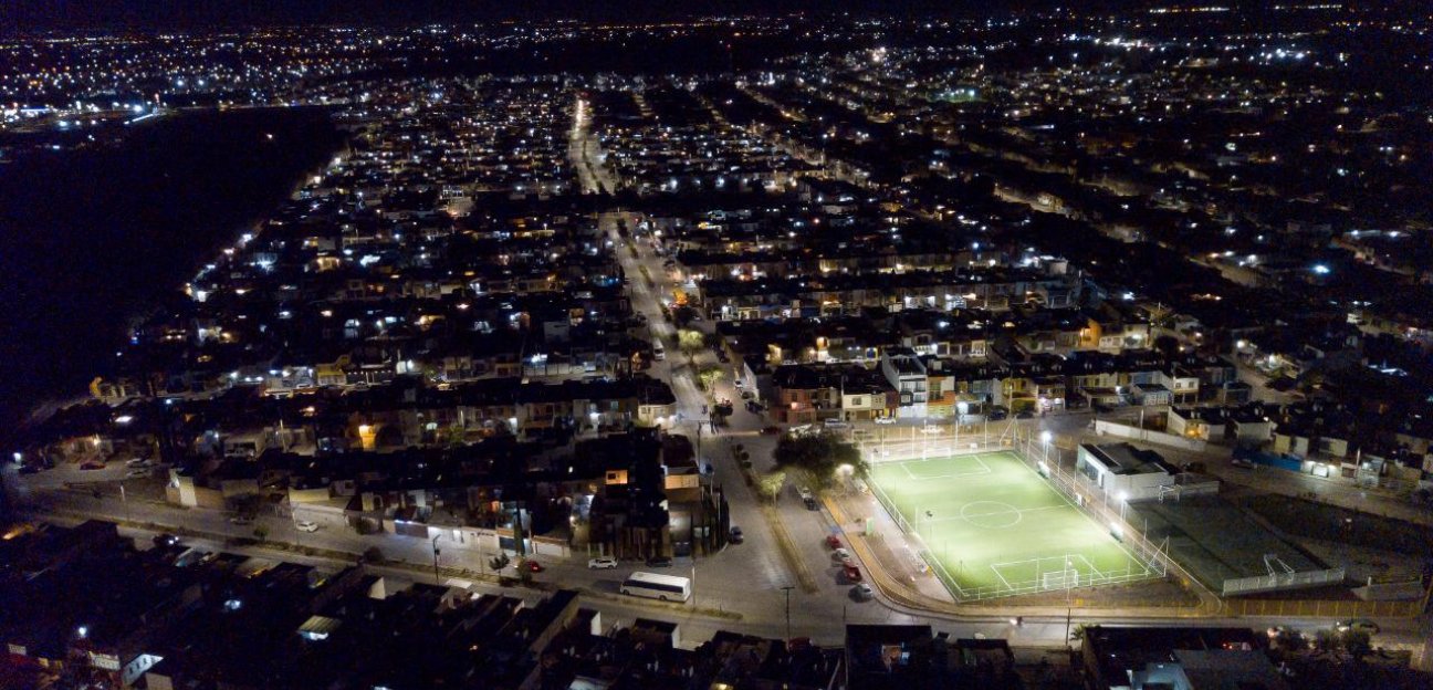 Ayuntamiento de Soledad continúa con el encendido de luminarias tipo Led