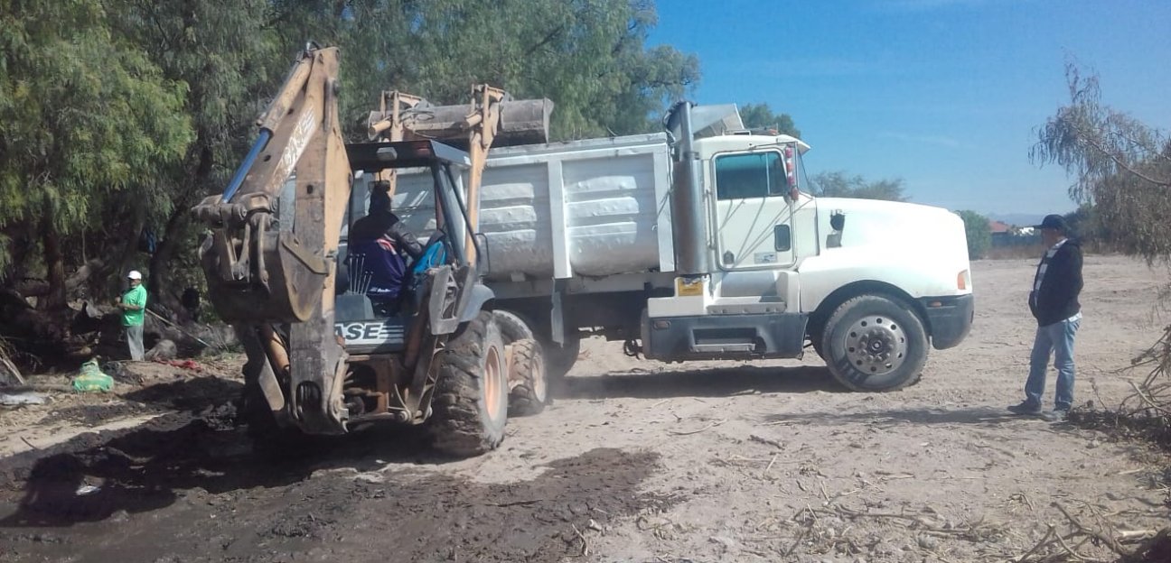 Se realizó desazolve y limpieza de canales de aguas negras