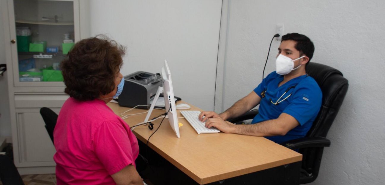 Consultorios médicos gratuitos mantienen servicio habitual 