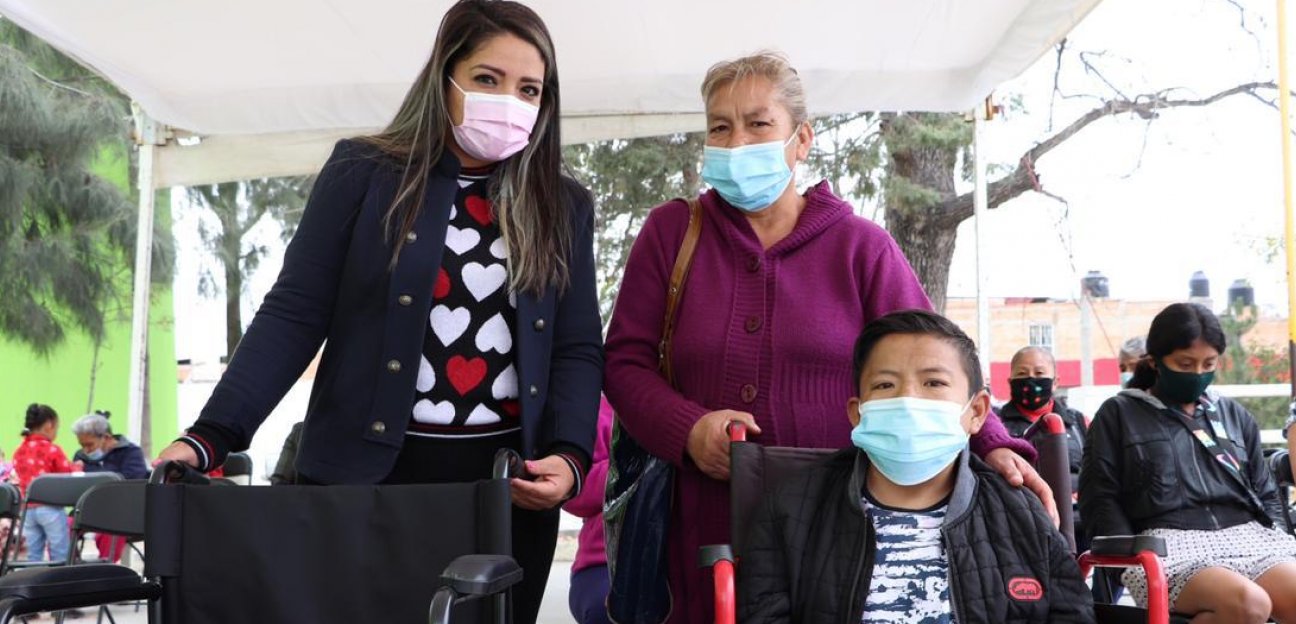 DIF de Soledad entregó aparatos funcionales a personas con discapacidad