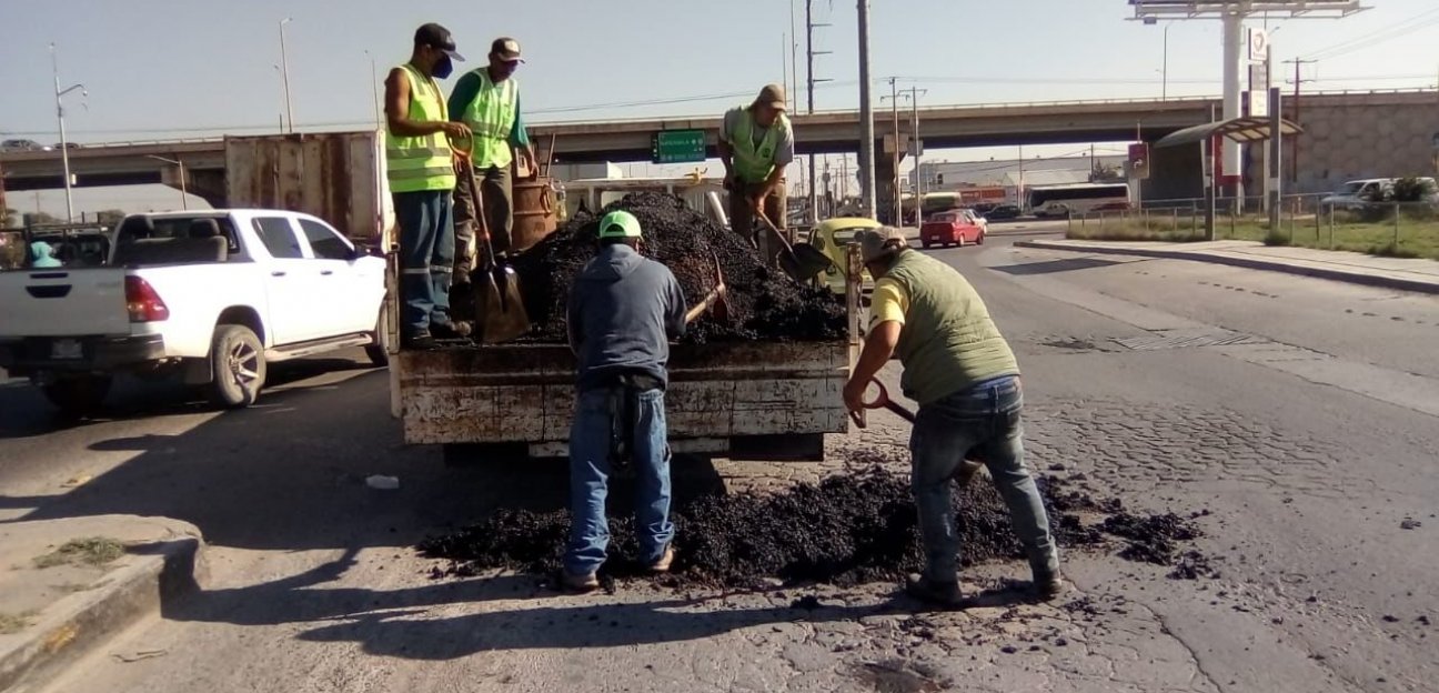 Ayuntamiento de Soledad reanuda trabajos de bacheo tras las lluvias