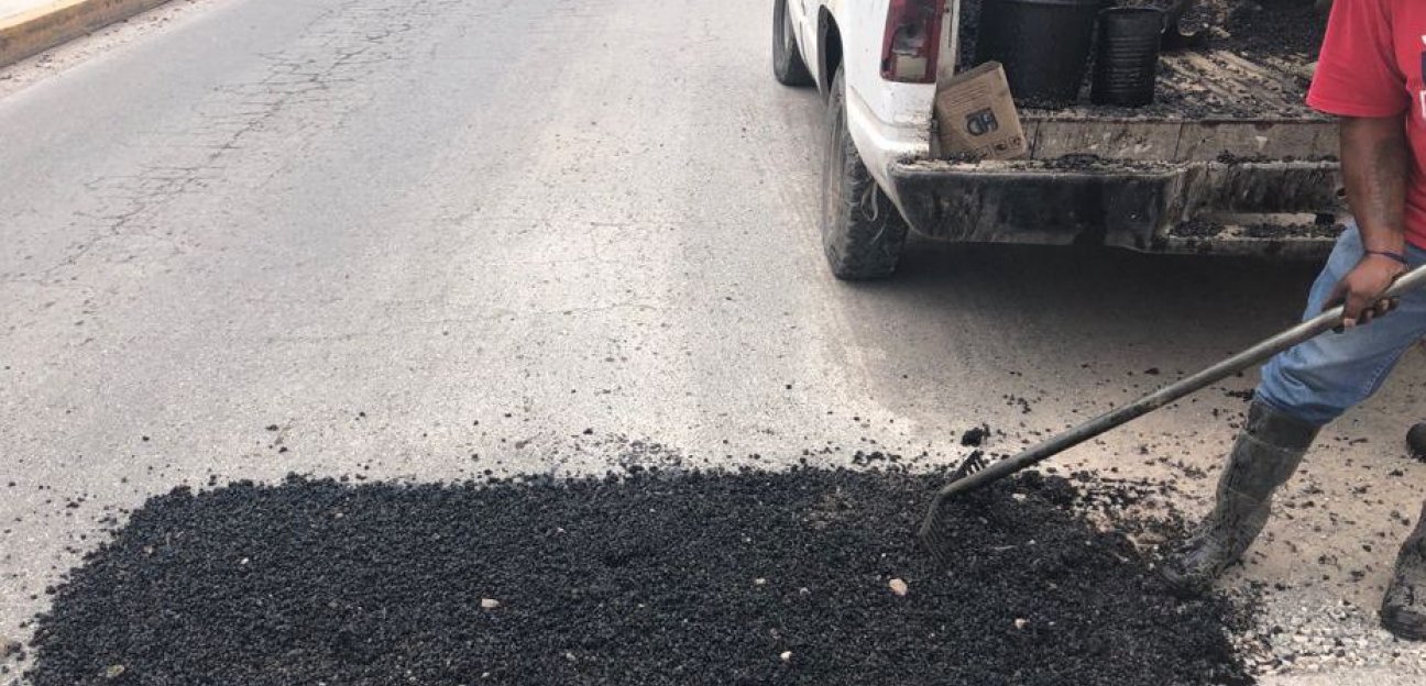 Ayuntamiento de Soledad intensifica bacheo en calles y avenidas