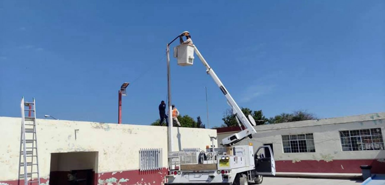 Ayuntamiento de Soledad intensifica atención en reparación de luminarias