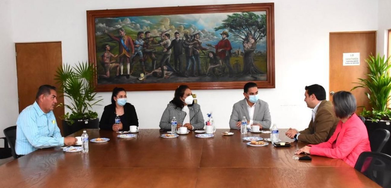 Se reúne alcaldesa de SGS con representantes del Colegio de Ingenieros Civiles