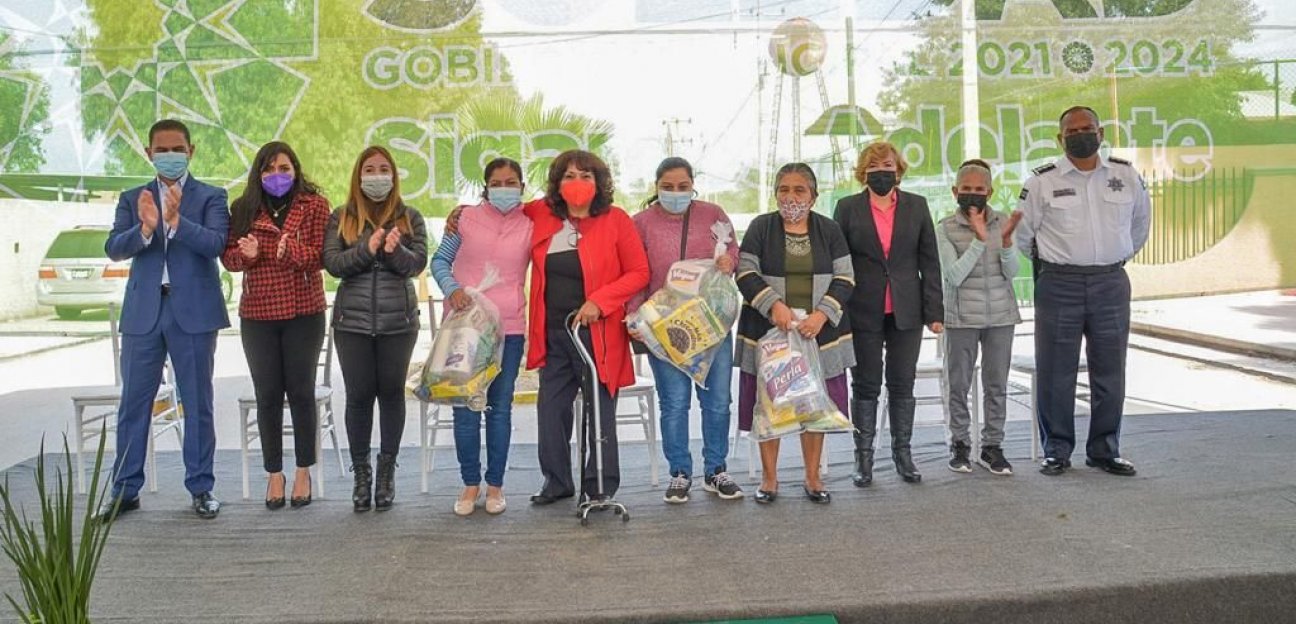Entrega alcaldesa Apoyos Alimentarios en Rancho Nuevo