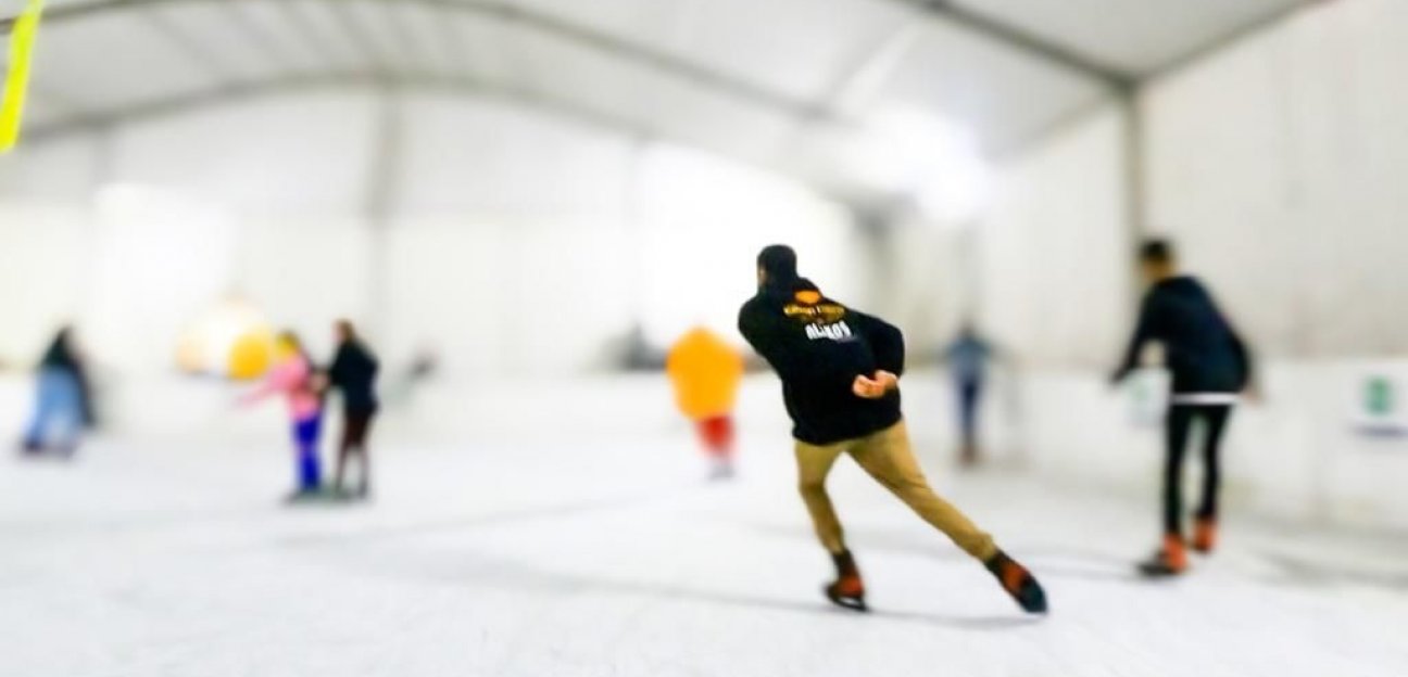 Mas de mil personas han disfrutado de la pista de hielo instalada en Soledad de Graciano Sánchez