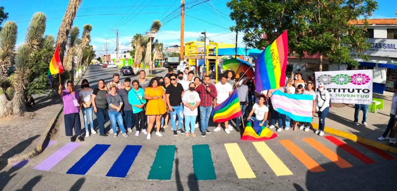 El ayuntamiento de Soledad a través del Instituto de la Juventud en coordinación con colectivos, realizaron pintas de la Bandera del Orgullo