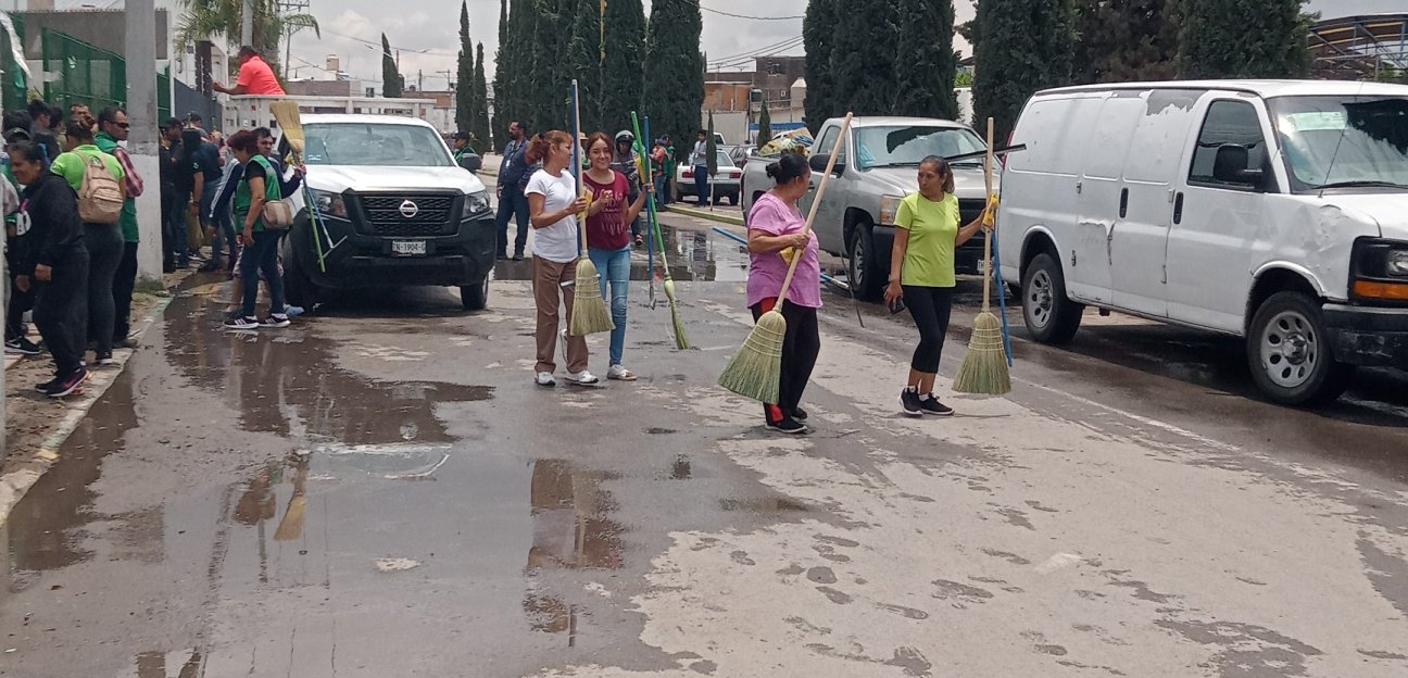 En Zona Oriente, Leonor Noyola supervisa y dirige trabajos de remediación de afectaciones por lluvias