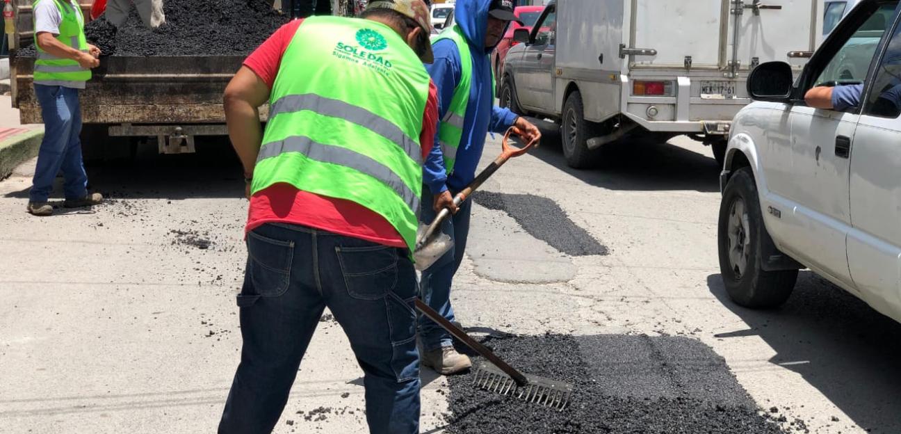 Se reactivan labores de bacheo en Soledad de G.S. para mejorar vialidades