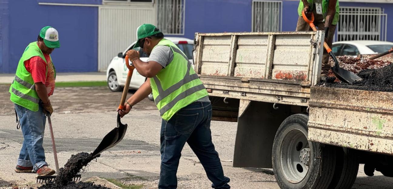 Desarrollo Urbano de Soledad brinda tránsito seguro con bacheo en más colonias