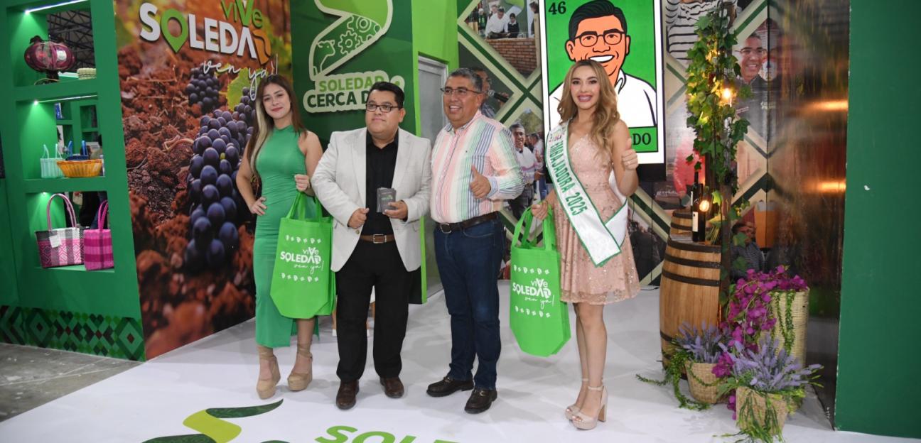 Alcalde Juan Manuel Navarro invita a visitar stand turístico de Soledad en la Fenapo