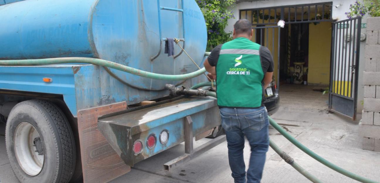 Ayuntamiento de Soledad refuerza entrega de agua potable gratuita en colonias del municipio