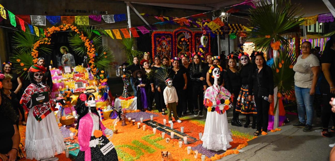 En colorido concurso, Ayuntamiento de Soledad celebra tradiciones y premia altares de muertos