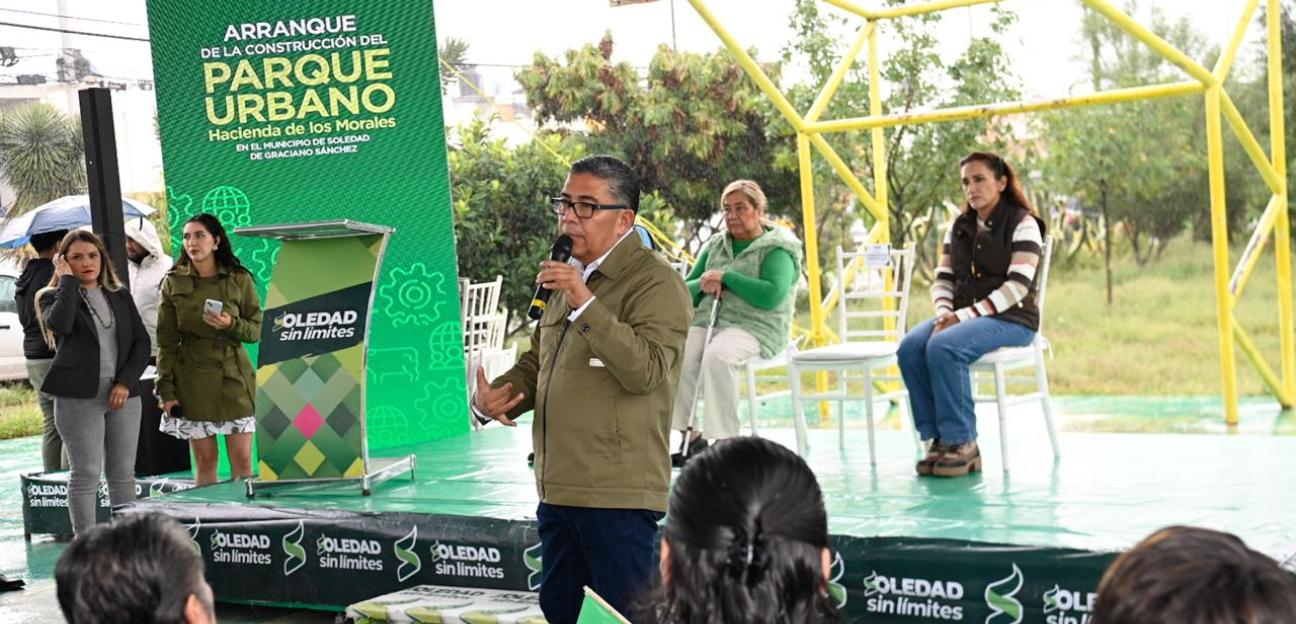 Juan Manuel Navarro arranca construcción de nuevo parque en Hacienda de los Morales