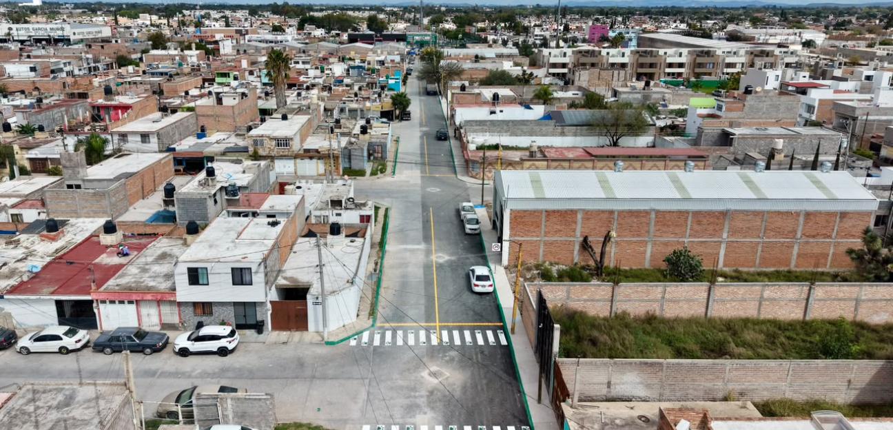 En zona oriente, Juan Manuel Navarro entrega vialidades pavimentadas y arranca segunda etapa de rehabilitación